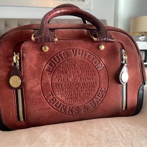 Louis Vuitton
Louis Vuitton Havane Suede and Leather Stamped Trunk Bowler PM Bag